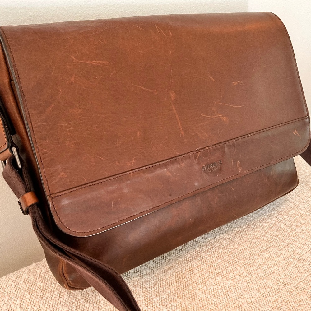 Shinola Men’s Leather Messenger Bag